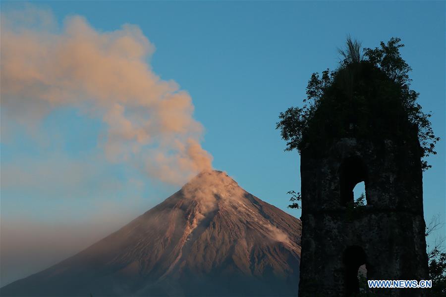 THE PHILIPPINES-ALBAY-MAYON VOLCANO-ERUPTION