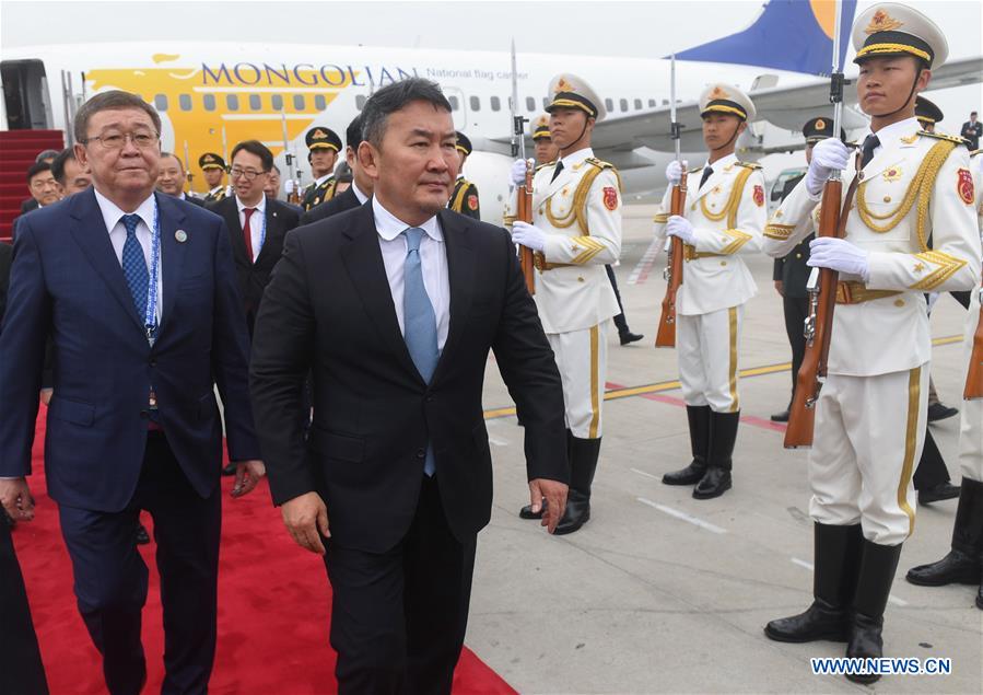 (SCO SUMMIT) CHINA-QINGDAO-SCO-MONGOLIA-KHALTMAA BATTULGA-ARRIVAL (CN)