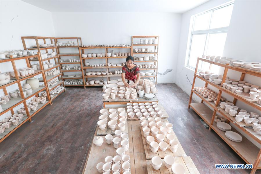 CHINA-JIANGXI-JINGDEZHEN-PORCELAIN-CRAFTSMEN (CN)