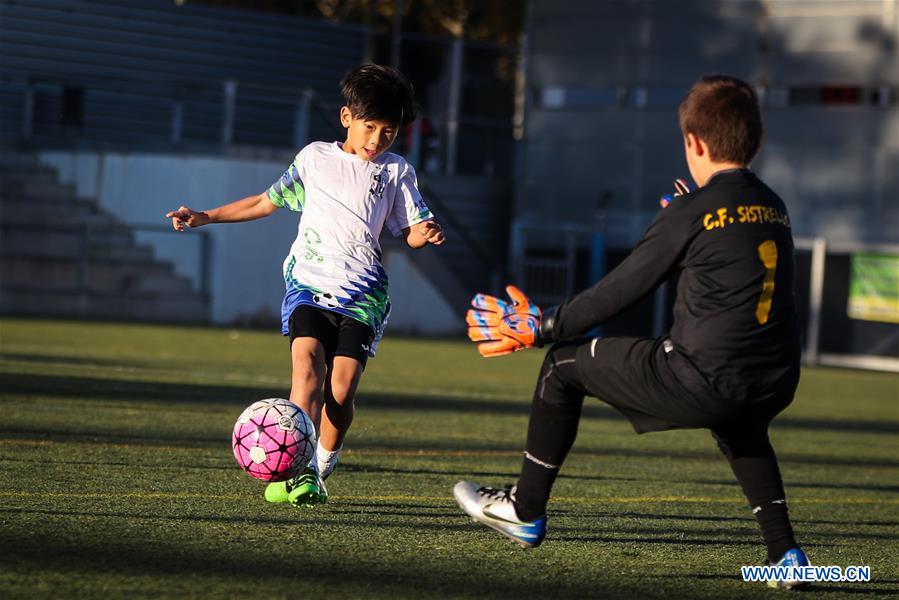 SPAIN-BARCELONA-CHINA-YOUNG FOOTBALL PLAYER