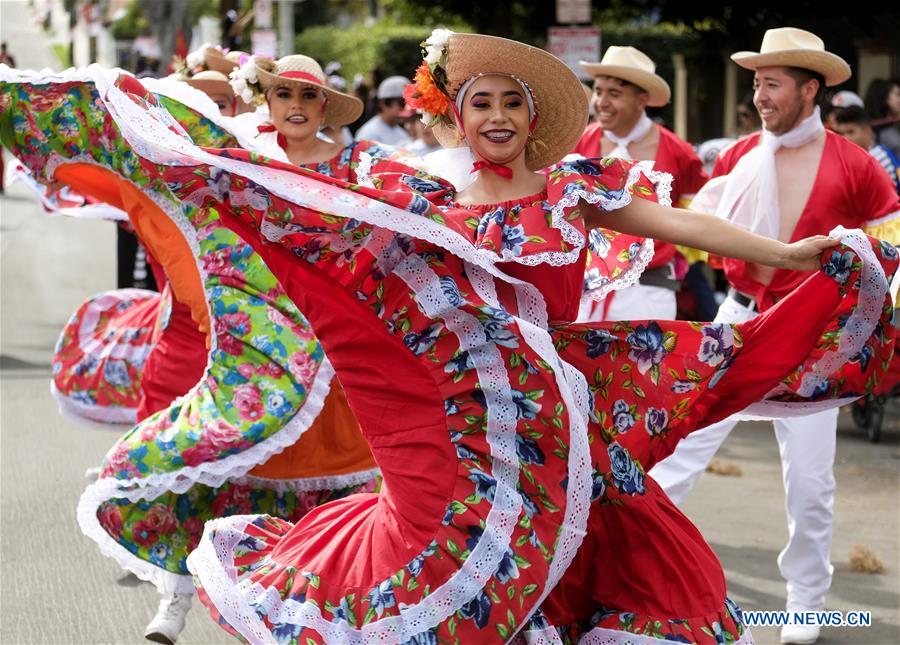 U.S.-LOS ANGELES-CHRISTMAS PARADE