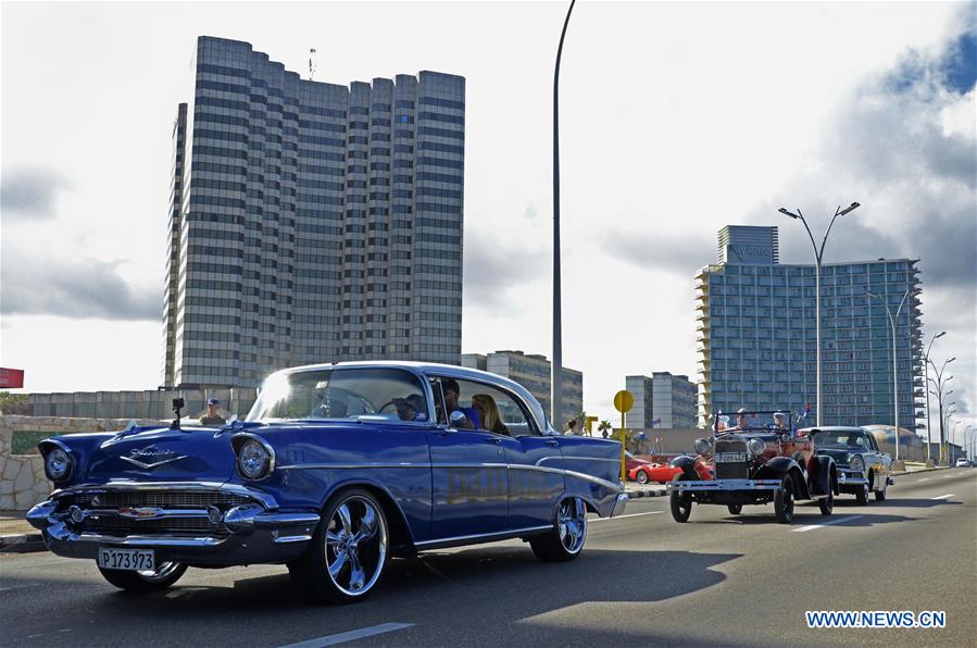 CUBA-HAVANA-VINTAGE CARS