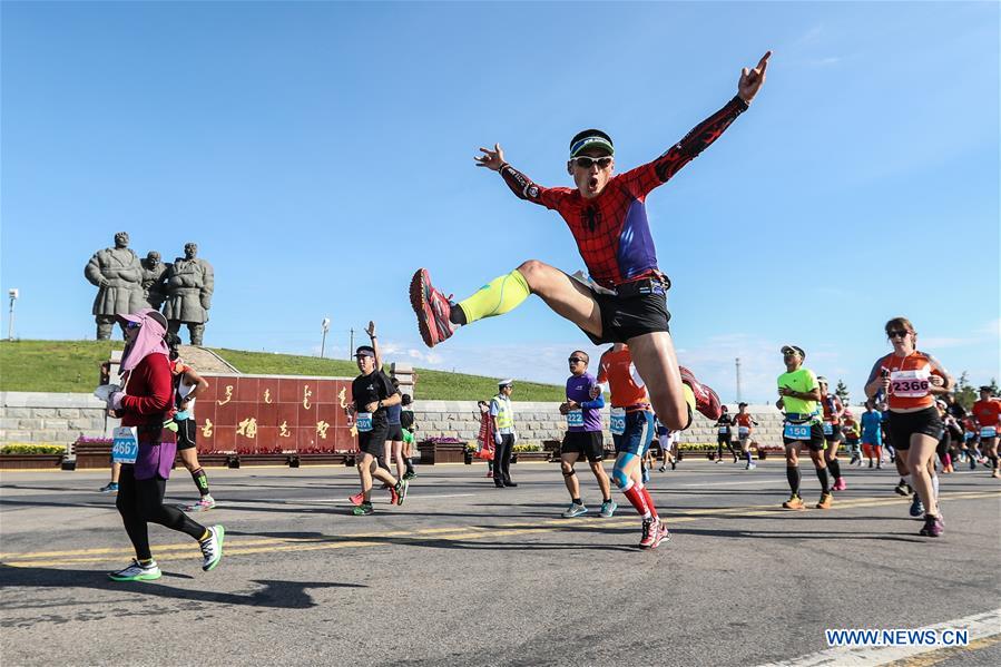 Xinhua Headlines: Year of Pig resolutions: fortune, fitness and weight loss