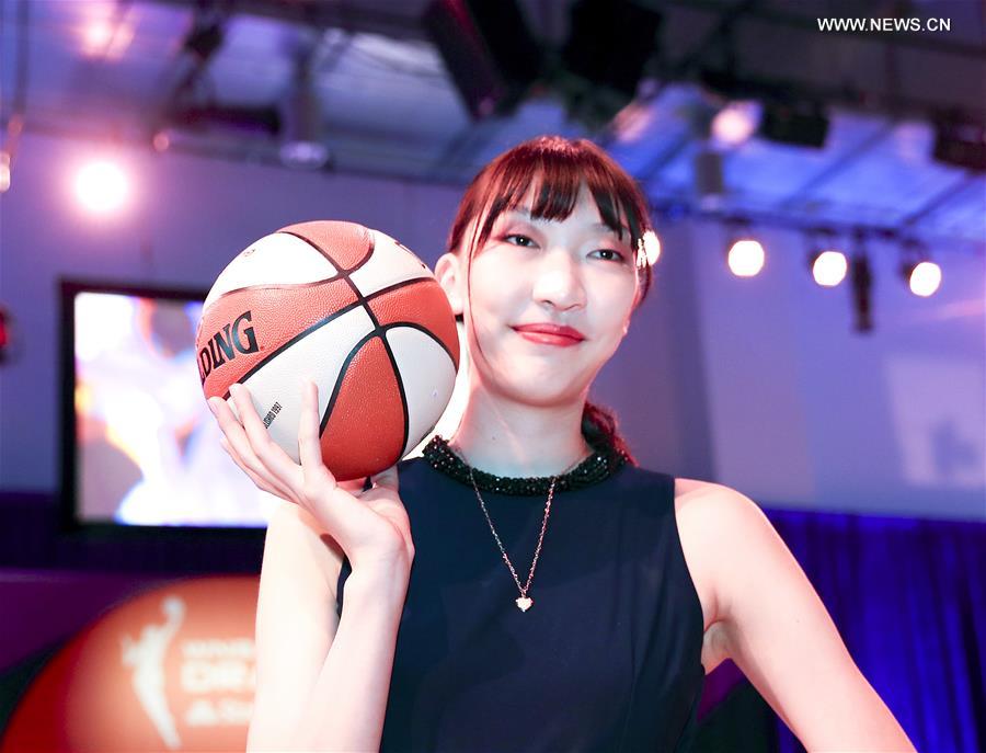 (SP)U.S.-NEW YORK-BASKETBALL-WNBA DRAFT-CHINA'S HAN XU