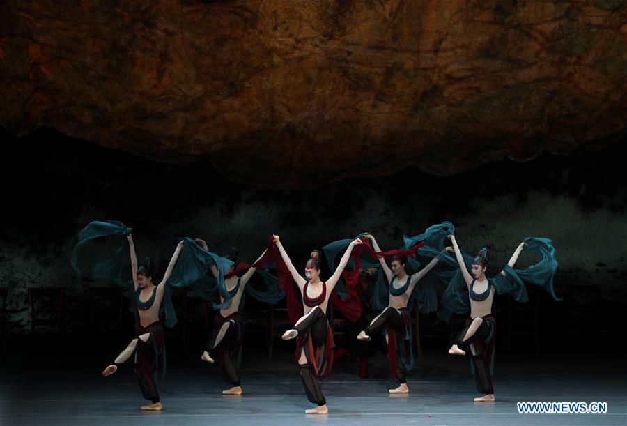 CHINA-SHANGHAI-BALLET DRAMA-DUNHUANG (CN)