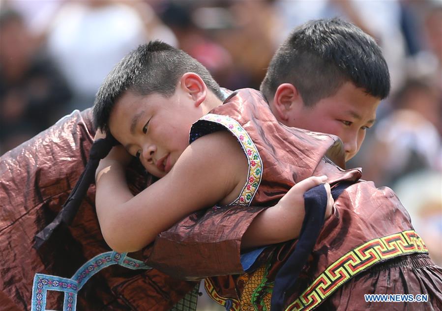 (SP)CHINA-GUIZHOU-LIPING-SIZHAI VILLAGE-TRADITIONAL WRESTLING (CN)