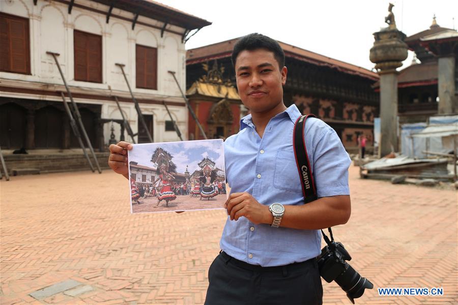 (CDAC)NEPAL-BHAKTAPUR-YOUNG NEPALI PHOTOGRAPHER