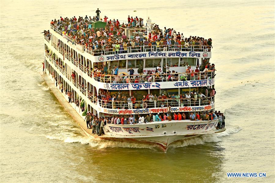 BANGLADESH-DHAKA-EID AL-ADHA-TRAVELERS