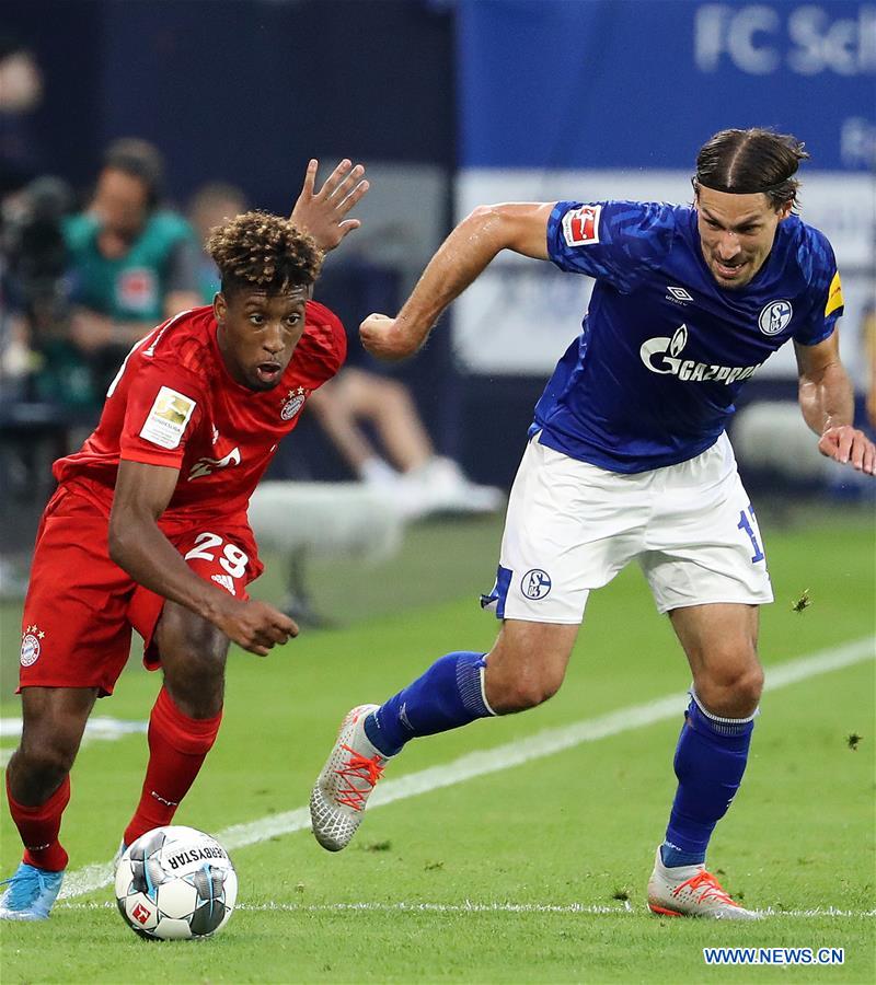 (SP)GERMANY-GELSENKIRCHEN-SOCCER-BUNDESLIGA-MUNICH VS SCHALKE 04