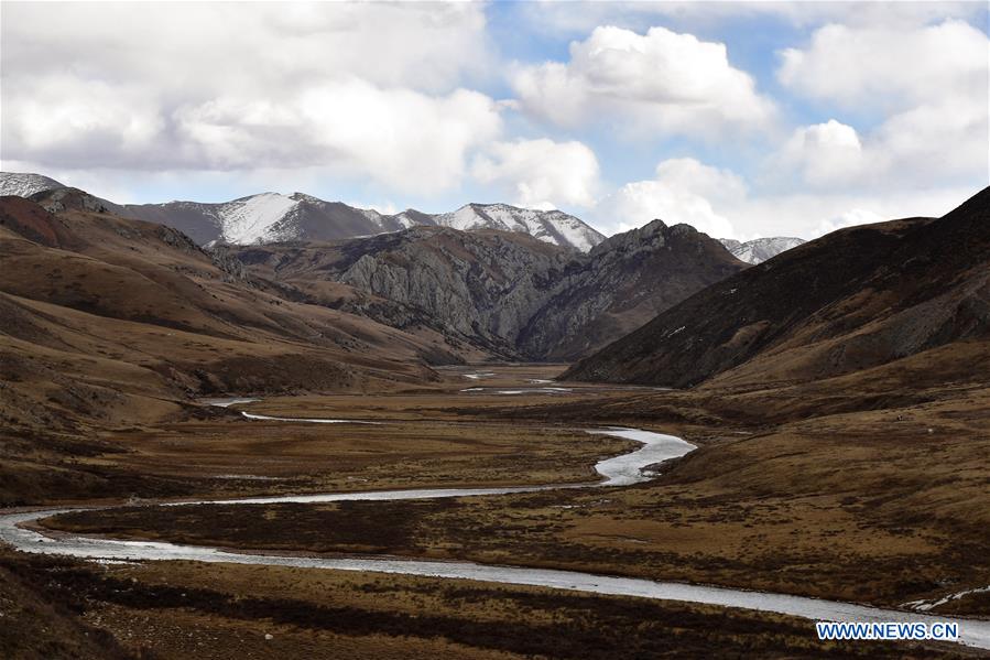 CHINA-QINGHAI-YUSHU-WINTER SCENERY (CN)