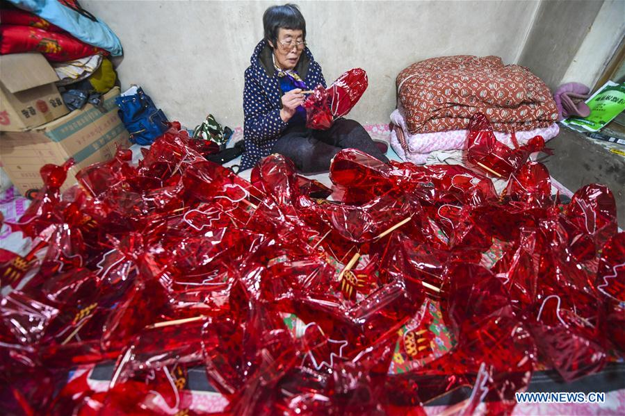 CHINA-HEBEI-YONGQING-LANTERN MAKING (CN)