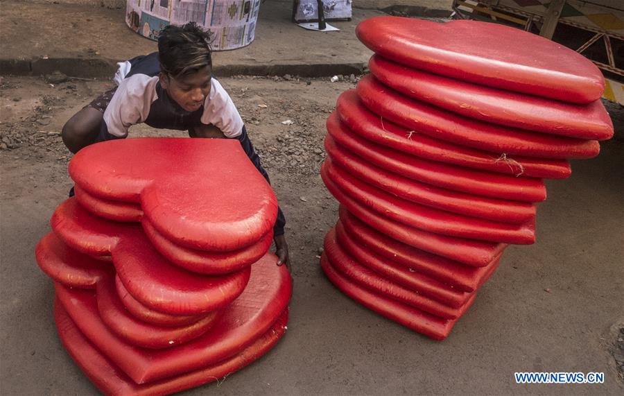 INDIA-KOLKATA-VALENTINE'S DAY PREPARATION