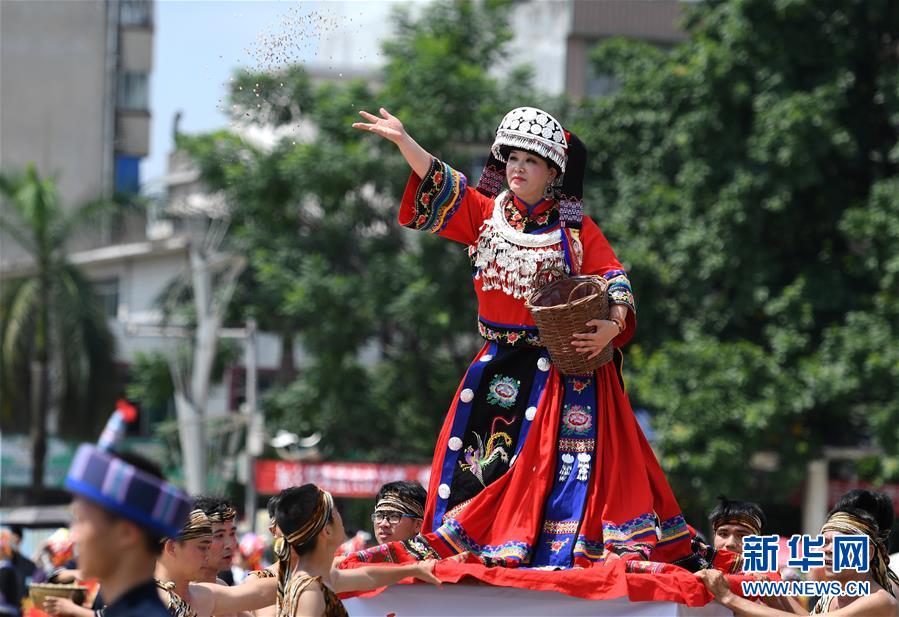 （輝煌60年·壯美新廣西·圖文互動(dòng)）（3）和睦相處一家親 攜手并進(jìn)謀發(fā)展——廣西民族團(tuán)結(jié)發(fā)展觀察