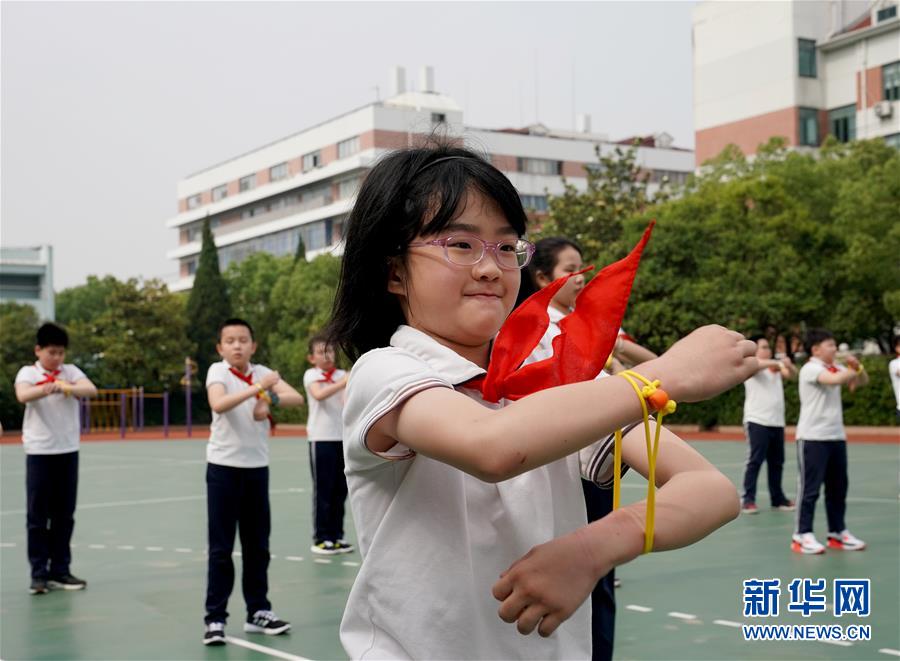 （新華全媒頭條·圖文互動）（19）“美麗的中國夢屬于你們”——以習(xí)近平同志為核心的黨中央關(guān)心少年兒童工作紀實