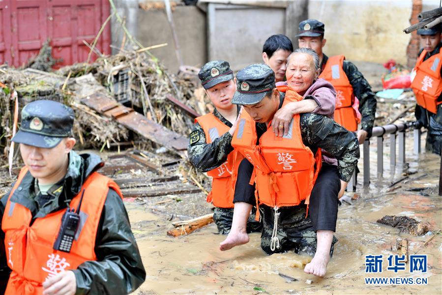 （新華全媒頭條·圖文互動）（5）沿著中國特色強軍之路闊步前進(jìn)——黨中央、中央軍委領(lǐng)導(dǎo)推進(jìn)國防和軍隊建設(shè)70年紀(jì)實