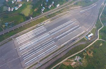 全國(guó)鐵路實(shí)行新列車運(yùn)行圖