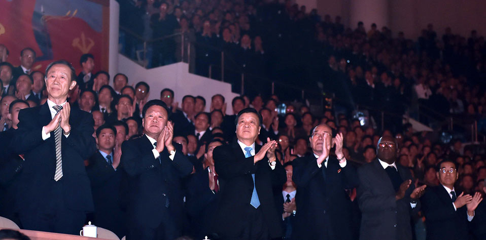 劉云山出席觀看慶祝朝鮮勞動黨成立70周年文藝演出